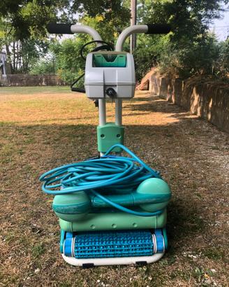 Robot per pulizia piscina