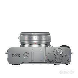 Fujifilm X-E5 Silver + XF 23 F2.8 R WR NUOVA