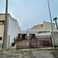 Casa indipendente a melissano con spazio esterno