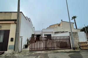 Casa indipendente a melissano con spazio esterno