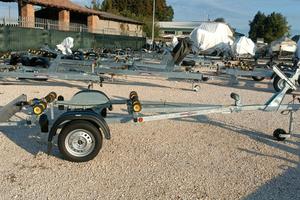 Carrello Cresci da 750 kg per barca o gommone