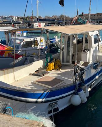 BARCA DA PESCA CALAFURIA CON LICENZA