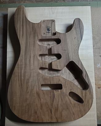 Realizzo Body & neck chitarra elettrica