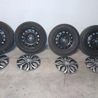 Gomme invernali con cerchi in acciaio da 16".