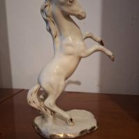 cavallo in ceramica bianco e oro Alfa ceramiche