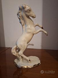 cavallo in ceramica bianco e oro Alfa ceramiche