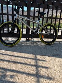 BICI BMX B'Twin Wipe 500