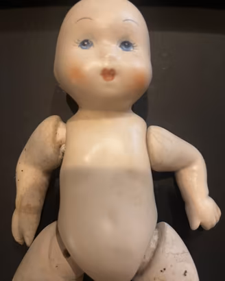 Bambola vintage porcellana a forma di neonato