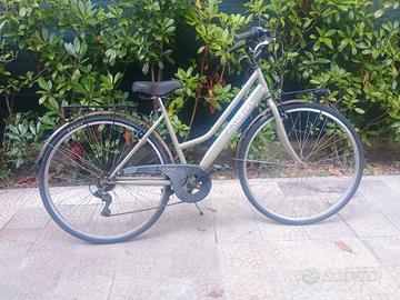 Bici donna con cambio ruote '28