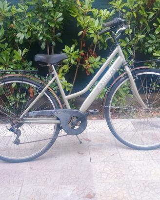Bici donna con cambio ruote '28