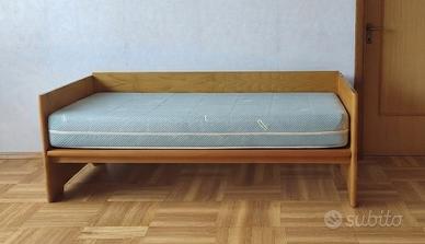 Letto Singolo In Legno --- Completo —-
