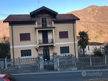 Villa con dependance