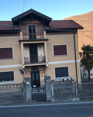Villa con dependance
