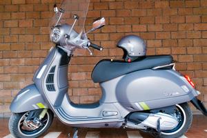 Vespa 300 GTS supertech