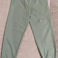 PANTALONI CARGO NIKE CON LOGO IN METALLO