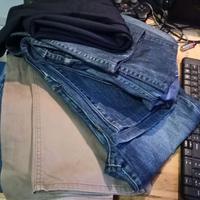 Pantaloni jeans a 4 euro l'uno