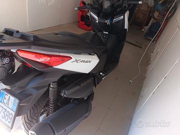 Yamaha x-max 