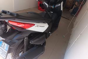 Yamaha x-max 