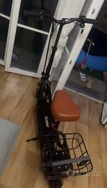 Monopattino elettrico  con sedile