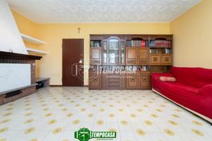 LIBERO SUBITO: 4 LOCALI, BOX, SOLAIO, POSTO AUTO E