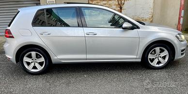 Volkswagen Golf 2.0 TDI 5p. Highline (led+Tetto)
