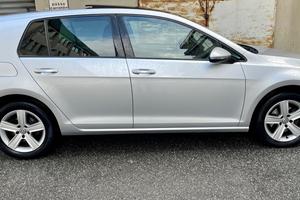 Volkswagen Golf 2.0 TDI 5p. Highline (led+Tetto)