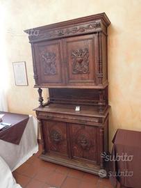 Credenza scolpita doppio corpo rovere massiccio