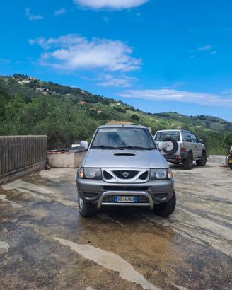 NISSAN Terrano II - 2001