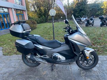 Honda Integra 750 SPORT TRAVEL