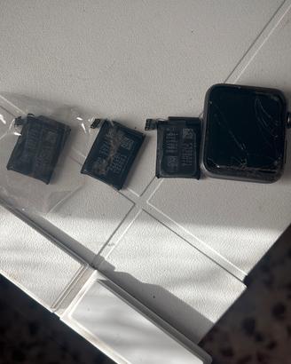 Smart watch serie 3 rotto e batterie