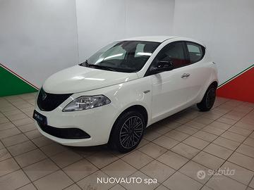 Lancia Ypsilon 1.0 FireFly 5 porte S&S Hybrid Oro