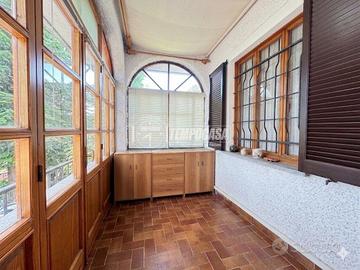 CASA INDIPENDENTE CON AMPIO GIARDINO