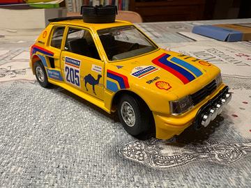 Peugeot 205 1:24 Bburago