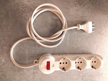 Ciabatta 9 posti italiana e Shuko con interruttore