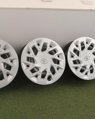 Cerchi in ferro Toyota Nissan Renault Dacia 15