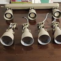 N. 10 faretti da parete + 2 sospensioni a soffitto