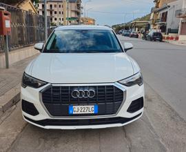 Audi Q3 40 TDI quattro S tronic Business Advanced