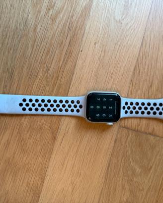 Apple Watch Nike Series 5 GPS 40mm Silver