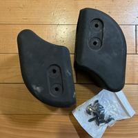 Cantonali in gomma con chiodini fissaggio Defender