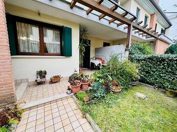 Villetta a schiera di 102 m² con 3 locali e box au