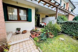 Villetta a schiera di 102 m² con 3 locali e box au