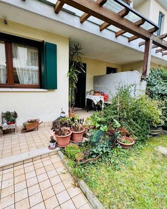 Villetta a schiera di 102 m² con 3 locali e box au
