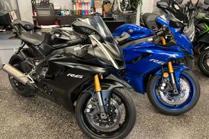 Yamaha YZF R6 DUE UNITA DISPONIBILI LEGGERE DESCRI