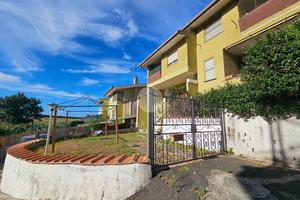 QUADRIFAMILIARE A ANZIO