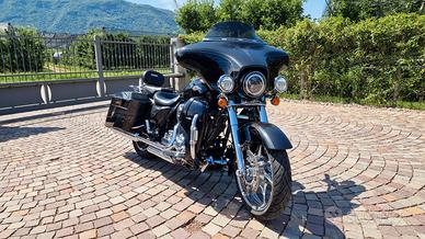 Harley-davidson CVO Street Glide FLHXSE