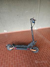 monopattino elettrico joyor 
