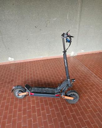 monopattino elettrico joyor 