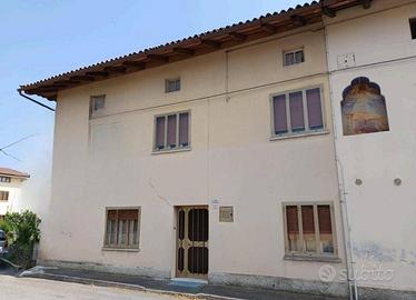 Immobile in asta di 432 m² con più di 5 locali a M