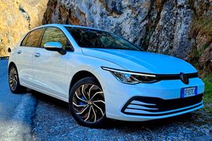 VW GOLF 8- 2.0 TDI - FULL OPT -NEOPATENTATI