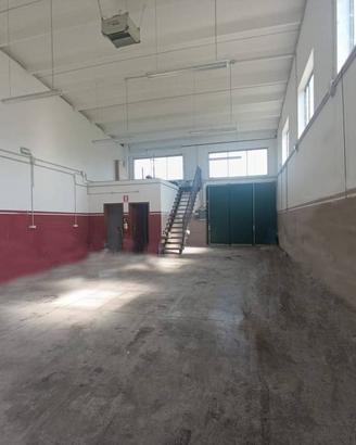Immobile di 200 m² a Mirandola